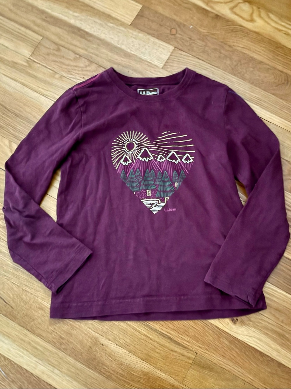 LL Bean Girls’ S/8 100% Cotton Burgundy Long Sleeve T-Shirt Heart Mountain